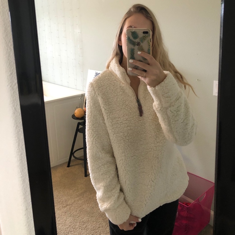 White cozy Sherpa